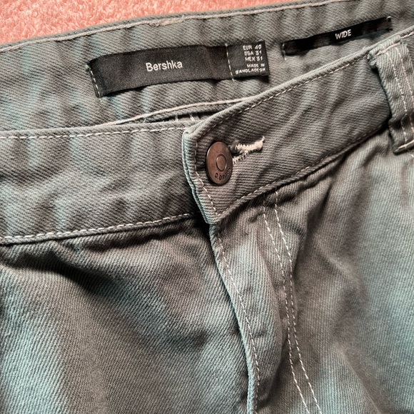 Bershka Men's Olive Cargo Jeans - Picture 6 of 6